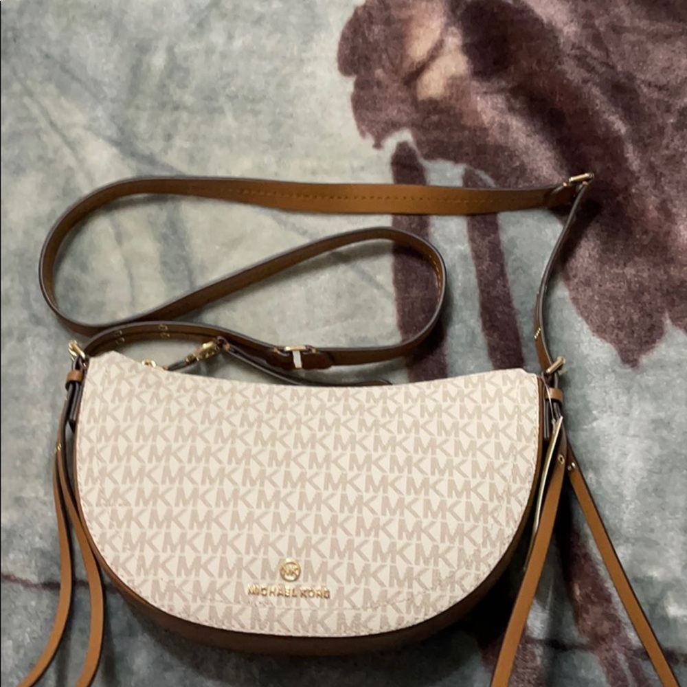 Micheal Kors cross body